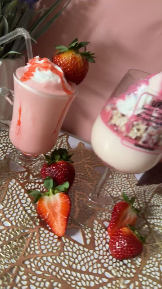 URalure Strawberry Milkshake Scented Candle